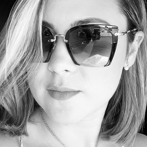 Meet your Posher, Yadira